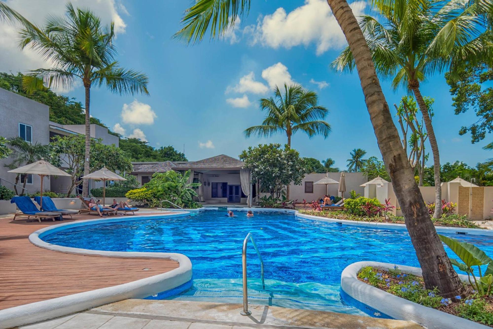 Waves Resort & Spa, Barbados, An Autograph Collection All-Inclusive Resort Saint James Extérieur photo