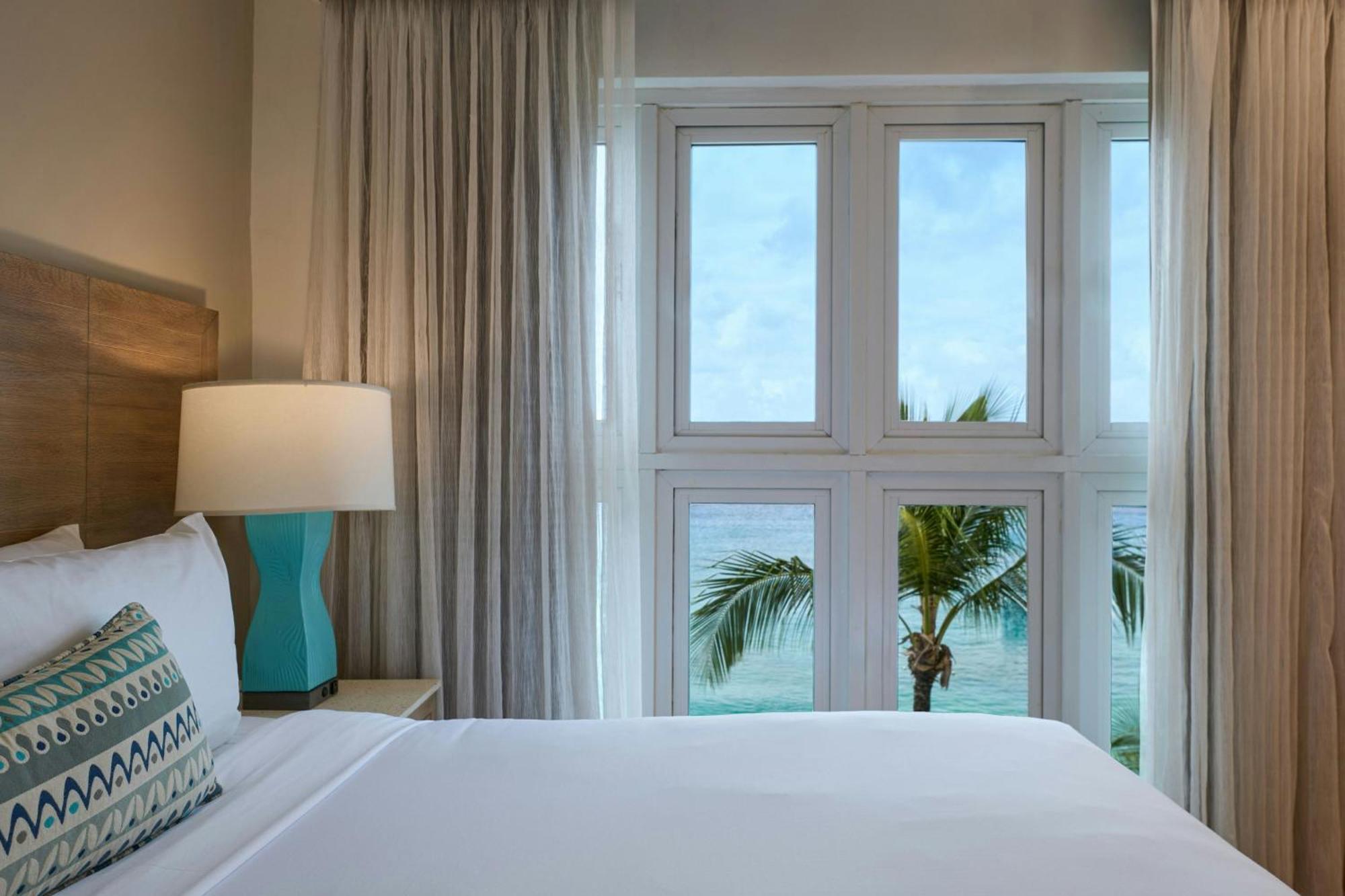Waves Resort & Spa, Barbados, An Autograph Collection All-Inclusive Resort Saint James Extérieur photo
